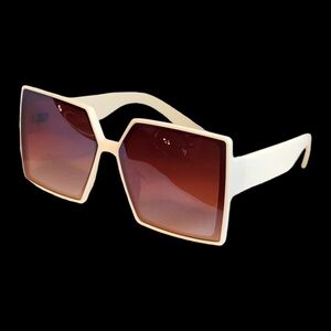 Women's Dazey Shades Square Oversized Sunglasses Sharkeyes Beige White